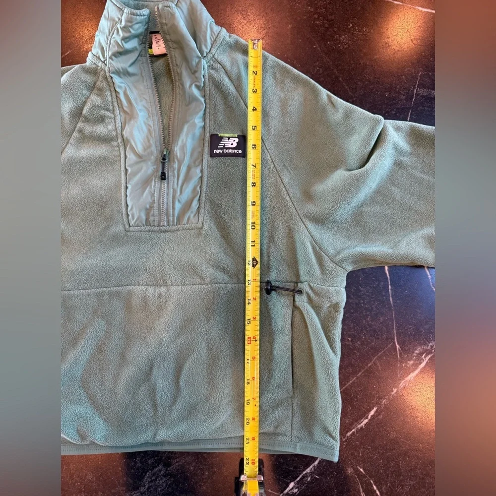 New Balance XS Green Women’s Half Zip Fleece Pullover - Picture 9 of 10